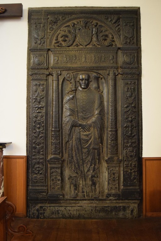 Dalle funéraire de l'abbé Philippe d'Orjo