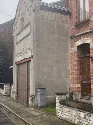 Ancienne devanture de commerce