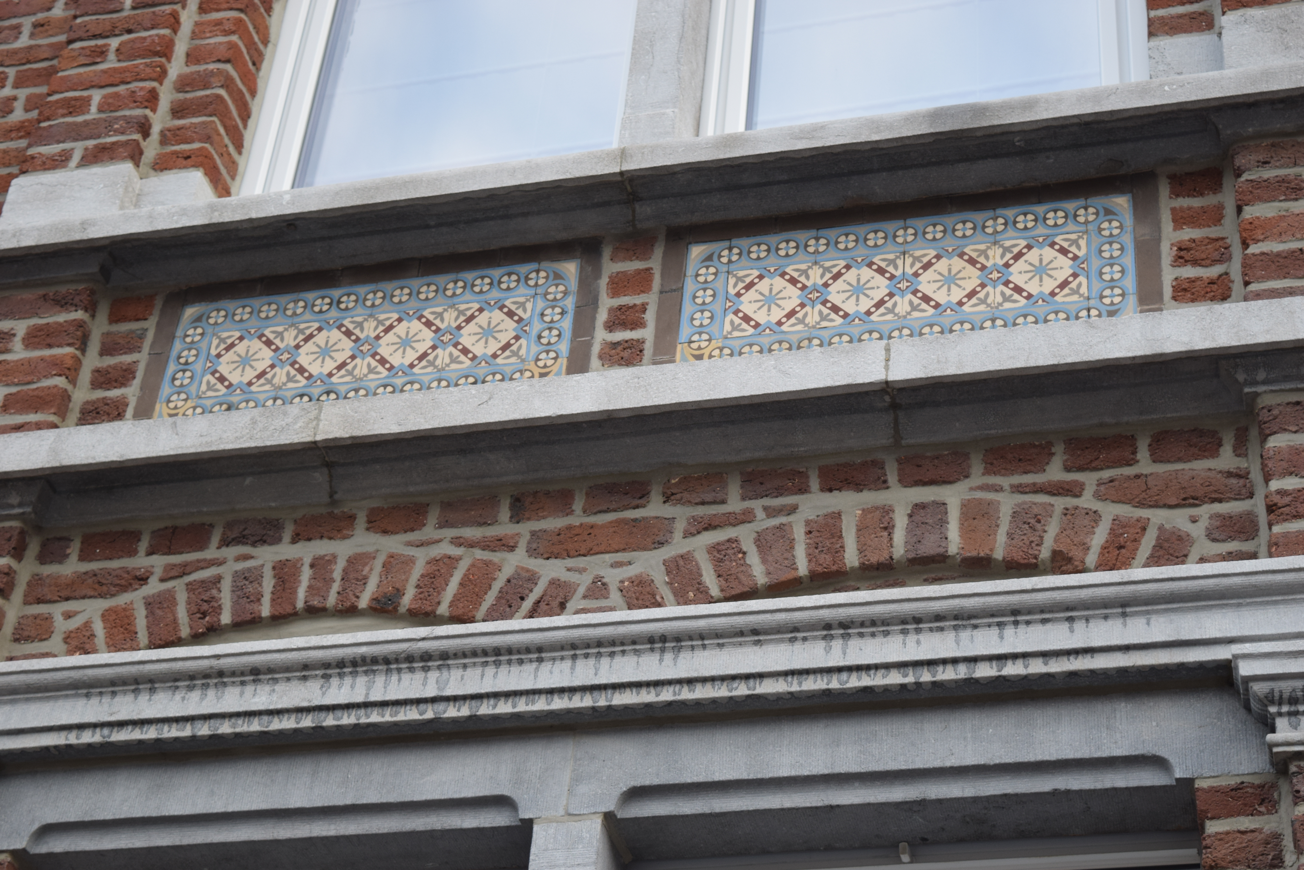Détail du décor des carreaux de céramique