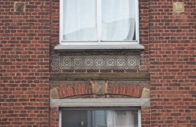 Frise décorative en céramique