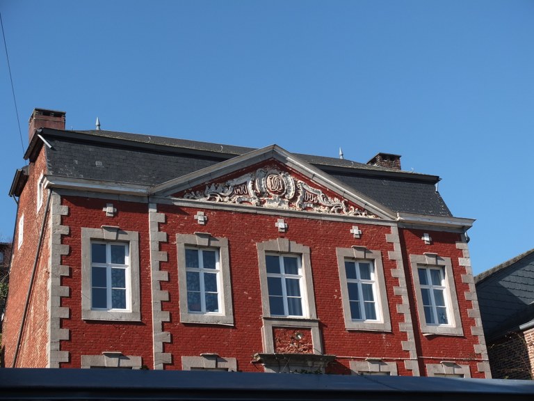 Fronton de la maison Duquet