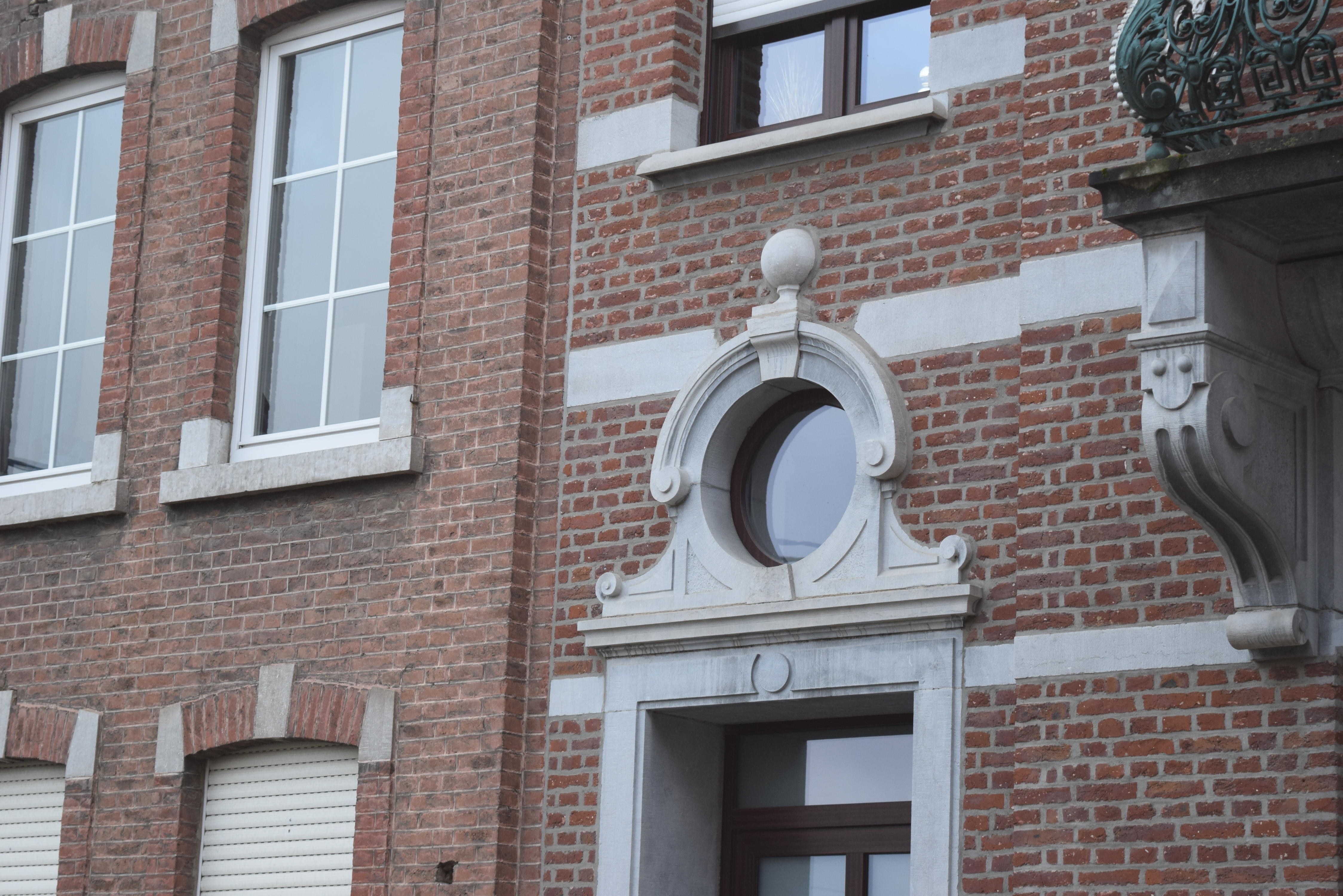 Rue de Biber 38 détail porte.JPG