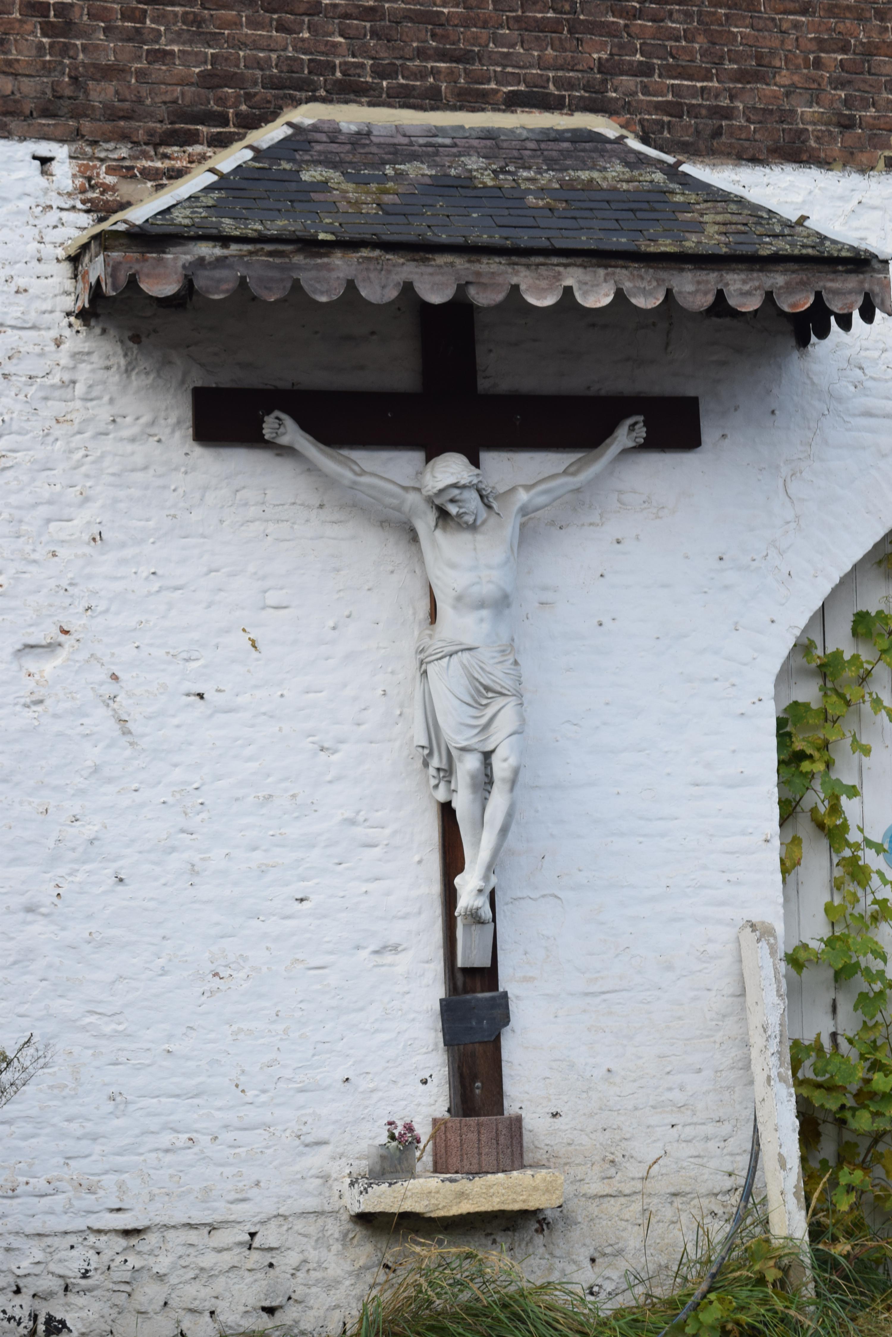 Crucifix rue de l'hopital.JPG